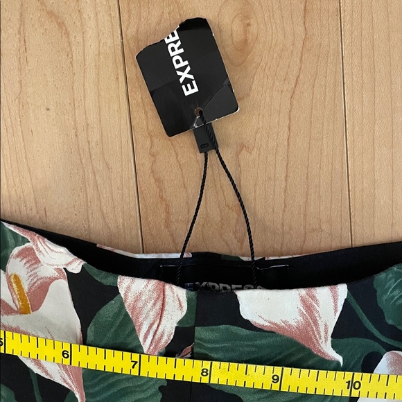 NWT Express A-Line Maxi Skirt with Floral Design size small - Picture 10 of 12